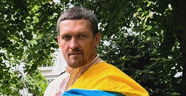"Я не герой і не мудак": після затримання у аеропорту Кракова Олександр Усик написав вірш (відео)