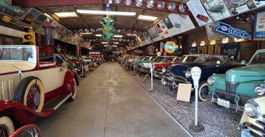 В интернете показали самую большую в мире коллекцию кабриолетов (видео)