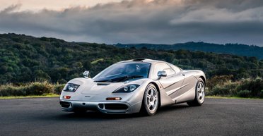 Легенда за $23 миллиона: на продажу выставили самый быстрый суперкар 90-х в новом состоянии (фото)