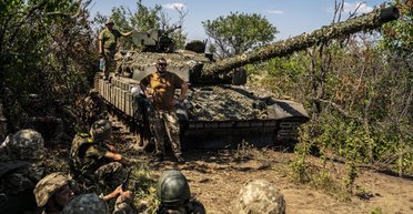 Пехота нападает по флангам. Войска РФ продвигаются в Селидово, грозит ли ВСУ окружение