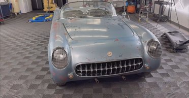 Рідкісний Chevrolet Corvette за $100 000 помили вперше за 53 роки (відео)
