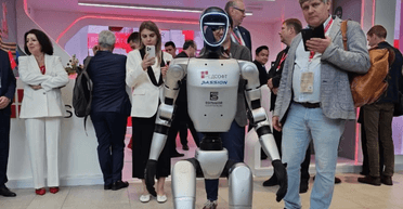 "Володя" виявився китайським: у Петербурзі гордо презентували чужу розробку, — росЗМІ