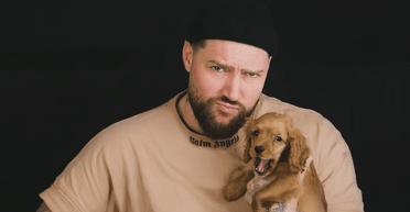 Відомий український співак виступив з росіянами в Німеччині (скріншот)