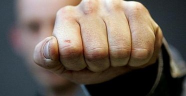 В Польше "общественный патруль" напал на хостел с украинцами: подробности