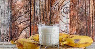 Опасное сочетание. Почему, согласно Аюрведе, нельзя смешивать молоко и бананы