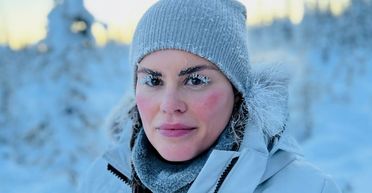 Жінка з "найглухішого" села витрачає по 10 год на дорогу в магазин: як вона там живе