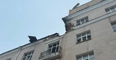 В Сумах ВС РФ попали по гостинице, начался пожар: произошел двойной удар, — ОВА (фото)