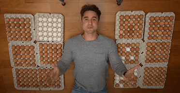 900 яєць за місяць: що сталося з тілом чоловіка після екстремальної дієти (відео)