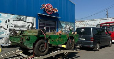 В Украине обнаружили раритетный внедорожник-амфибию ЛуАЗ 1975 года (фото)