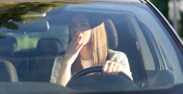 "Зеркало демонов": суеверная женщина попала в ряд ДТП возле дома