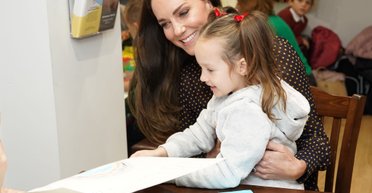 Український хор та зустрічі з біженцями. Як іменинниця Кейт Міддлтон допомагала Україні