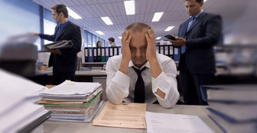 Глуха стіна, невизначеність і виживання. Що своїми податковими змінами готує влада українцям