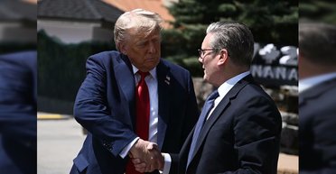 Синяки на руке Трампа: в Белом доме объяснили причину их появления (фото)