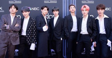 Продюсеру K-pop группы BTS грозит арест в Южной Корее