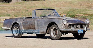 Ржавый раритет: полуразобранный Ferrari 60-х продают за миллион долларов (фото)