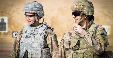 "Ускладнюють бої": жінки не повинні брати участь у бойових діях, — міністр оборони Трампа