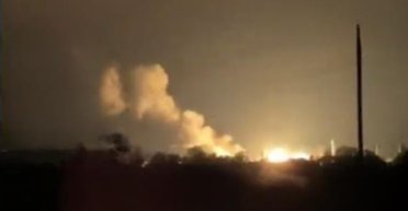 Российский город Миллерово, где действует военный аэродром, под массированной атакой БпЛА (видео)