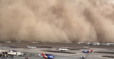 Целый штат США накрыла кошмарная пылевая буря: что провоцирует "хабубы" (видео)