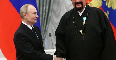 Стивен Сигал готов выступить на корпоративе в Москве за 200 тысяч евро: росСМИ узнали условия