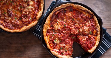 Готовится быстро, а получается вкусно: рецепт пиццы с фаршем "по-домашнему"