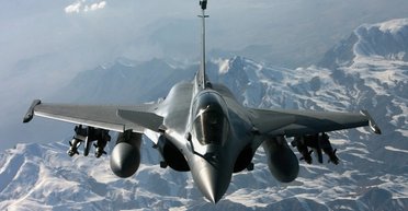 "Спалахи вогню" замість "Шершнів": чому Індії дуже потрібні винищувачі Dassault Rafale