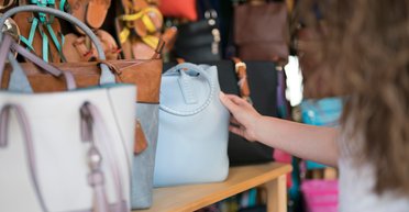 Трендовые сумки 2025 года: какие они и почему именно они должны быть в вашем гардеробе