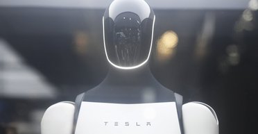 Маск намекнул на создание собственной армии из миллиона роботов-гуманоидов Tesla Optimus (видео)