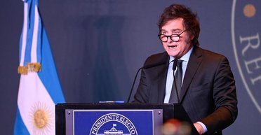 Новый президент Аргентины предложил Зеленскому провести саммит мира в своей стране