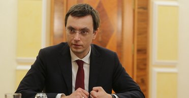 Теория заговора. Владимир Омелян подозревает МАУ в сговоре с "Жулянами"