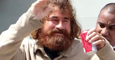 Мужчина прожил в океане 438 дней без еды и воды: теперь все интересуются, где тело его напарника