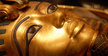 Золото смерти. Знаменитые драгоценные маски, найденные в захоронениях