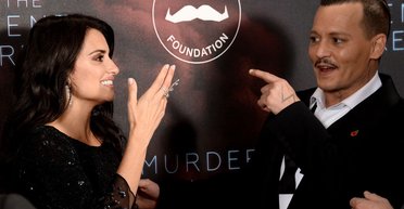 Джонні Депп опинився в обіймах Пенелопи Крус (фото)