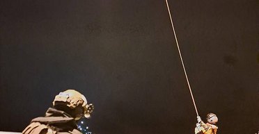 ЗМІ показали, як фінська поліція проникла на борт корабля-розвідника РФ (фото, відео)