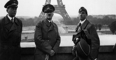 Гитлер отправил бы себя в газовые камеры: ученые провели новый анализ ДНК фюрера