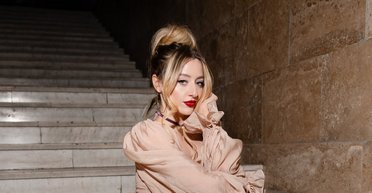 "Что это за цирк": украинская певица поссорилась с водителем такси из-за русской музыки (видео)