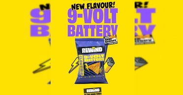 "Ощущение, как будто язык бьет током": в Нидерландах выпустили чипсы со вкусом батарейки