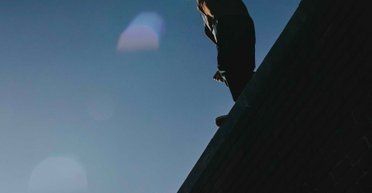 Детские самоубийства: почему они происходят и как их предотвратить