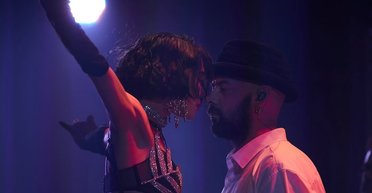 Вдова Михаила Клименко позвала покойного мужа со сцены (видео)