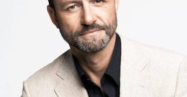 "Много вопросов к командирам": известный актер рассказал о потере родного брата на фронте