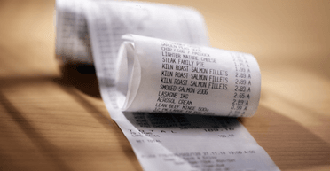 Чоловік подивився, що йому нарахували в чеку, й не повірив своїм очам (фото)