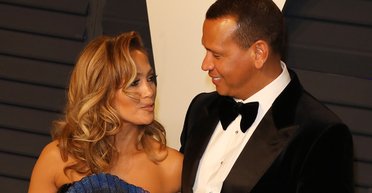 От официанта до бейсболиста. Восемь мужчин Дженнифер Лопес