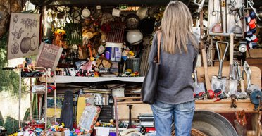 5 помилок під час купівлі речей на барахолці та в комісійних магазинах: як їх уникнути