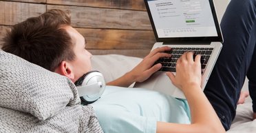 Все дело в дофамине. Что общего между лентой соцсетей и барабаном игрового автомата