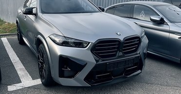 Цена 5,3 миллиона и 625 сил: В Украине заметили новейший спортивный кроссовер BMW (фото)