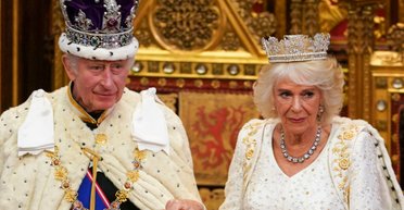 Королева Камілла з'явилася на відкритті парламенту в улюбленій тіарі Єлизавети II (фото, відео)