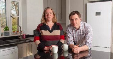 В Великобритании во время ремонта кухни супруги нашли клад, который изменил их жизнь (фото)