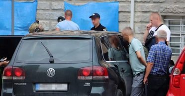 Подозревают во взяточничестве: в Тернополе руководителя ТЦК задержали во время заседания совета области