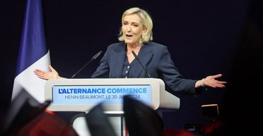 Выборы во Франции: Крайне правые и Марин Ле Пен одержали победу в первом туре