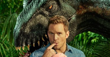 Топ-7 блокбастеров июня. Свадьба с криминалом, динозавры на воле, летчик-ас и ученый-вампир