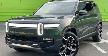 В Украину приехал мощный американский электровнедорожник с запасом хода 640 км (фото)